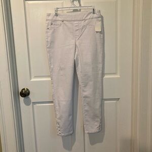 NWT Audrey Tribal Jeans white capri pants